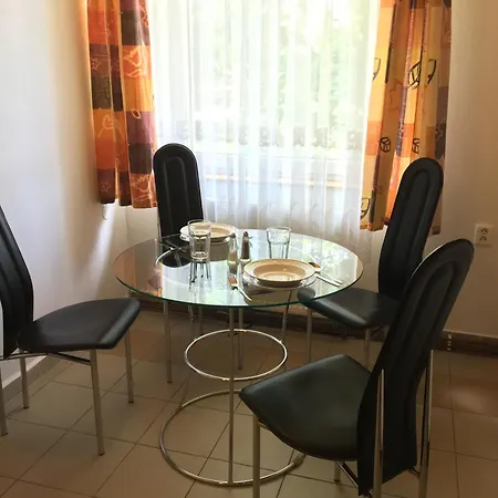 Green Apartments 3* Lustenice